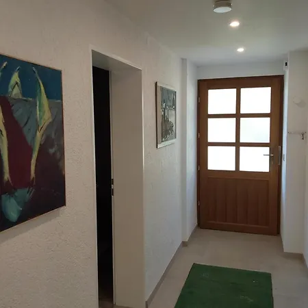 Sehr Schöne Neu Renovierte Spechthöhle *